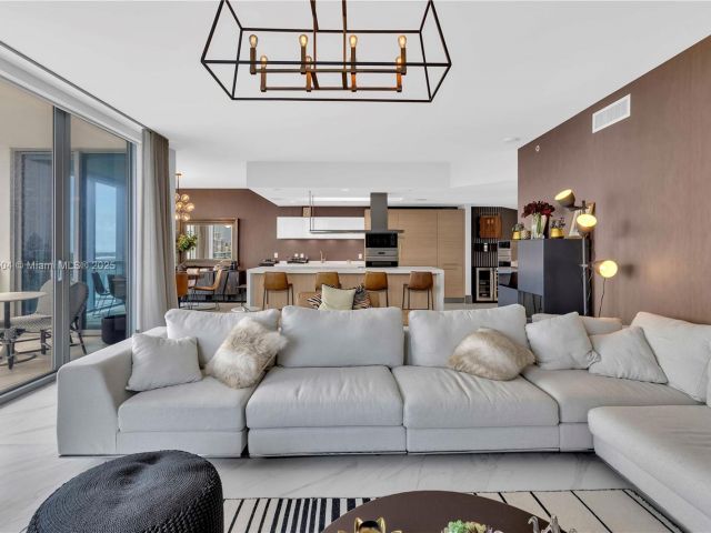 Apartment for rent  Unit #1709 - photo 6599729