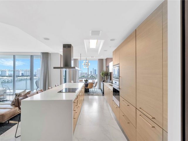 Apartment for rent  Unit #1709 - photo 6599733