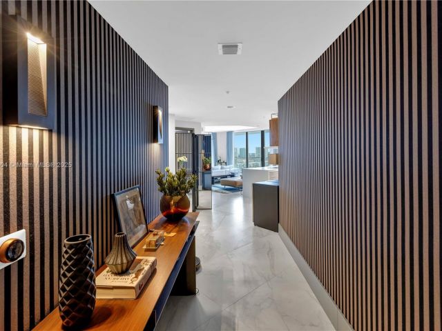 Apartment for rent  Unit #1709 - photo 6599736