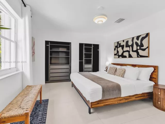 4-bedroom home for rent in Miami - 141 SW 23rd Rd - MondialRealty