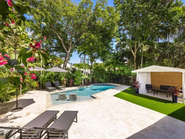 4-bedroom home for rent in Miami - 141 SW 23rd Rd - MondialRealty