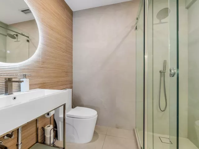 4-bedroom home for rent in Miami - 141 SW 23rd Rd - MondialRealty