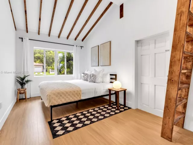 4-bedroom home for rent in Miami - 141 SW 23rd Rd - MondialRealty