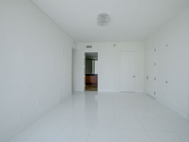 Apartment for rent  Unit #505 - photo 6605551