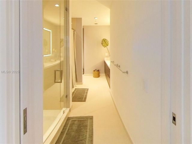 condo for rent in Miami - 851 NE 1st Ave 301 - MondialRealty