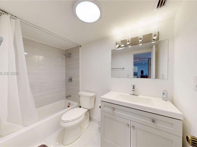 Apartment for rent  Unit #2106 - photo 7292812