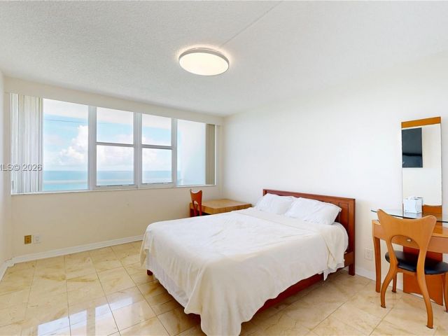 Apartment for rent  Unit #2106 - photo 7292815