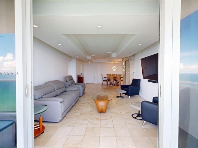 Apartment for rent  Unit #2106 - photo 7292823