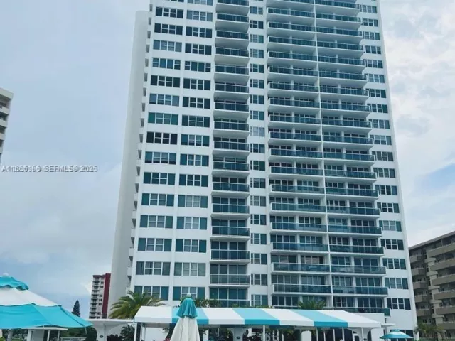 2-bedroom condo for rent in Hallandale Beach - 3140 S Ocean Dr 2106 - MondialRealty