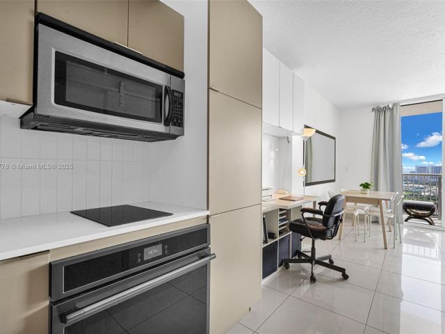 condo for sale in Miami - 1750 N Bayshore Dr 3708 - MondialRealty