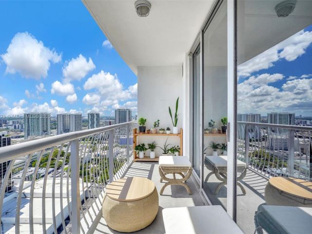 condo for sale in Miami - 1750 N Bayshore Dr 3708 - MondialRealty