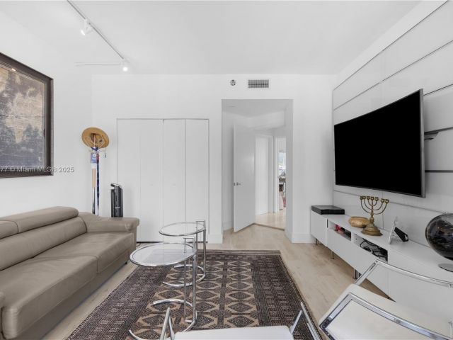 Apartment for sale  Unit #1905 - photo 6624858