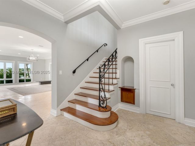 4-bedroom home for rent in Miami Beach - 11 E Rivo Alto Dr - MondialRealty