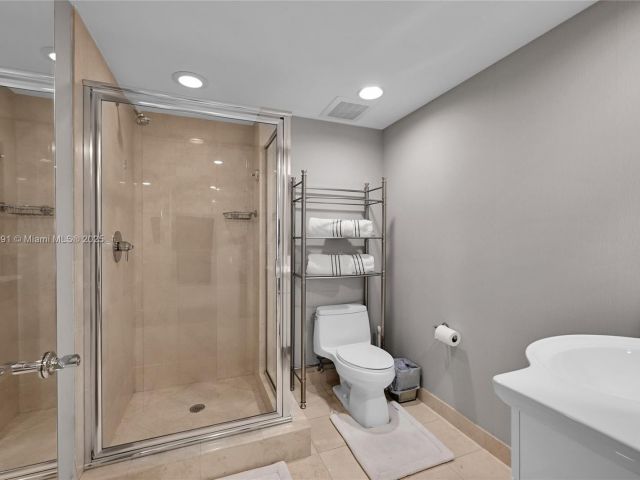 Apartment for sale  Unit #1507 - photo 6605888