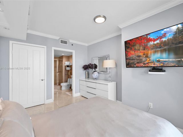 Apartment for sale  Unit #1507 - photo 6605889