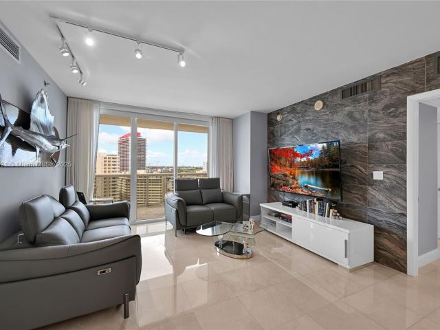 Apartment for sale  Unit #1507 - photo 6605902