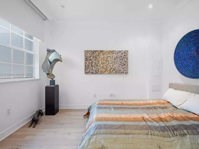 5-bedroom home for sale in Sunny Isles Beach - 19460 39th Ct - MondialRealty