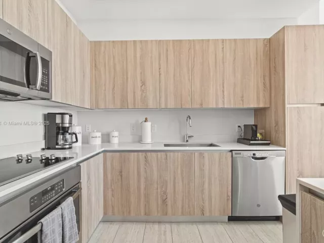 Apartment for rent  Unit # - photo 6602186