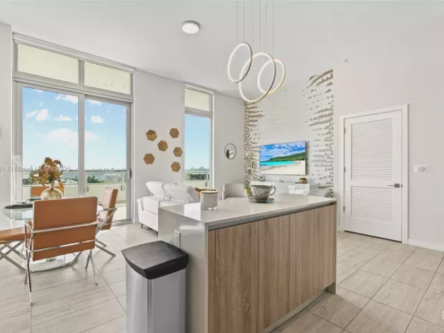 Apartment for rent  Unit # - photo 6602187