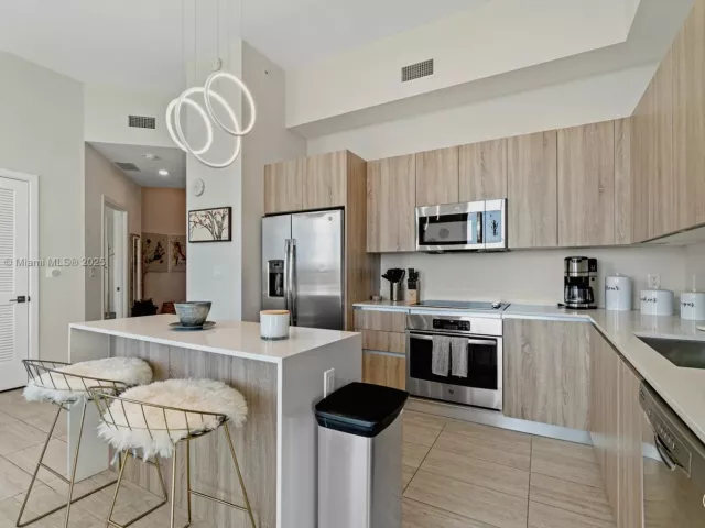 Apartment for rent  Unit # - photo 6602188