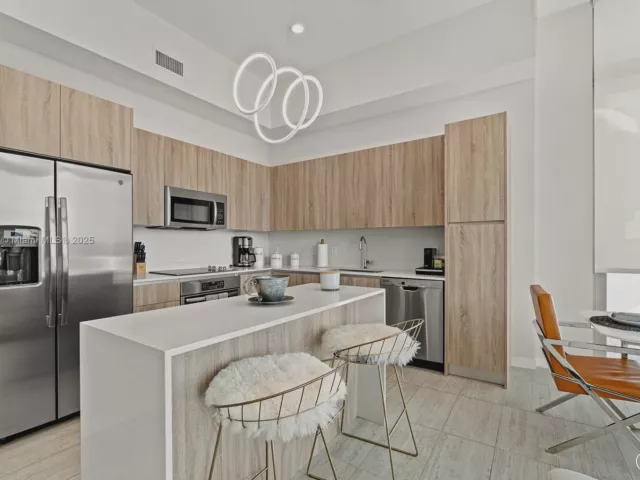 Apartment for rent  Unit # - photo 6602189