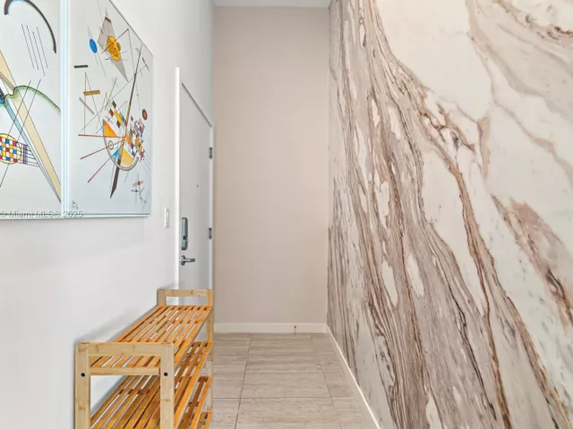 Apartment for rent  Unit # - photo 6602191