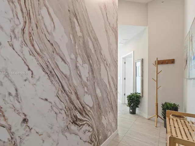 Apartment for rent  Unit # - photo 6602193