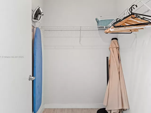 Apartment for rent  Unit # - photo 6602179