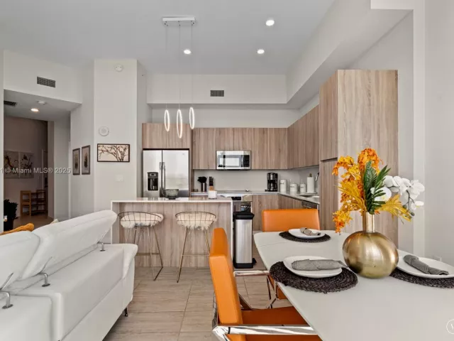 Apartment for rent  Unit # - photo 6602182