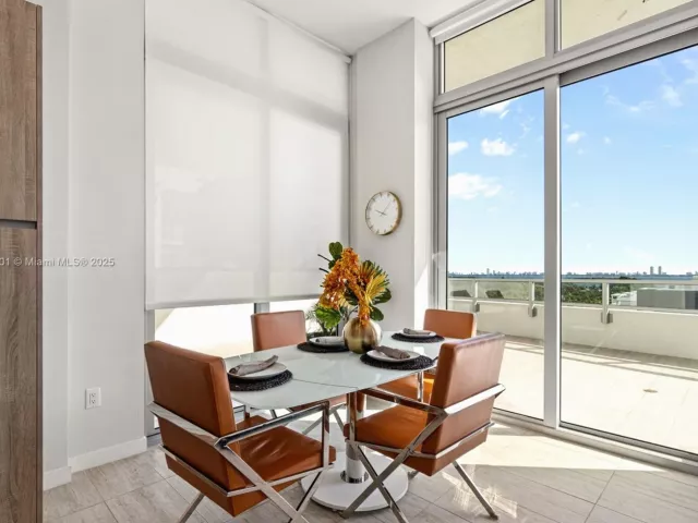 Apartment for rent  Unit # - photo 6602183