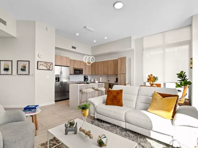 Apartment for rent  Unit # - photo 6602184