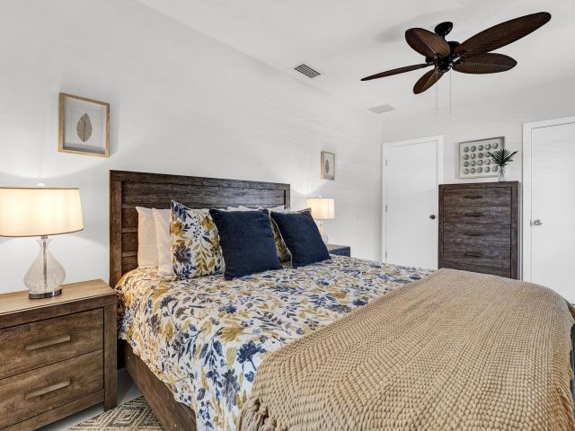 Home for sale at 2301 Ridgeway Avenue - photo 6601405