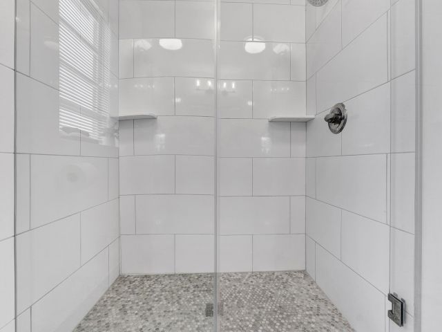 Home for sale at 2301 Ridgeway Avenue - photo 6601406