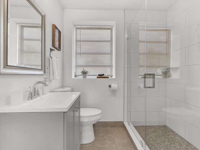 Home for sale at 2301 Ridgeway Avenue - photo 6601407