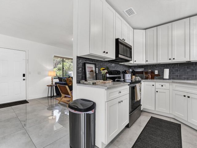 Home for sale at 2301 Ridgeway Avenue - photo 6601411