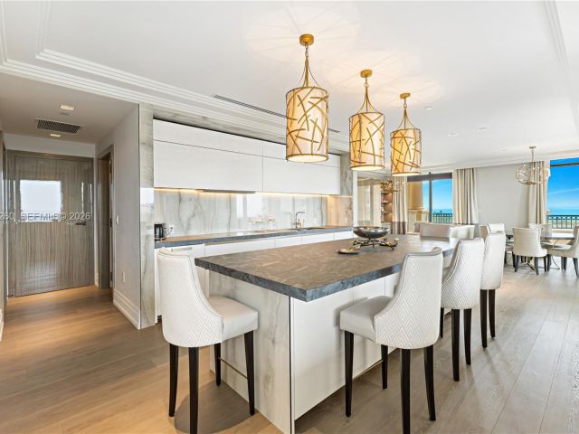 Apartment for sale  Unit #7085 - photo 6604637