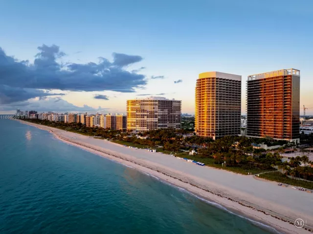 2-bedroom condo for sale in Bal Harbour - 9705 Collins Ave 2304N - MondialRealty