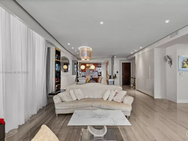 2-bedroom condo for sale in Bal Harbour - 9705 Collins Ave 2304N - MondialRealty