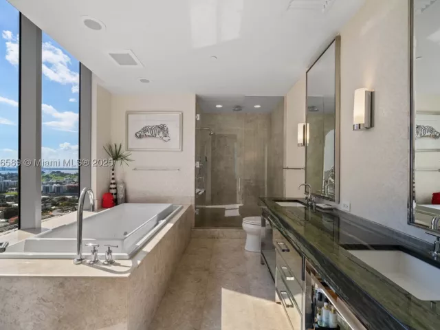 2-bedroom condo for sale in Bal Harbour - 9705 Collins Ave 2304N - MondialRealty