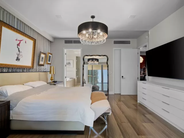 2-bedroom condo for sale in Bal Harbour - 9705 Collins Ave 2304N - MondialRealty
