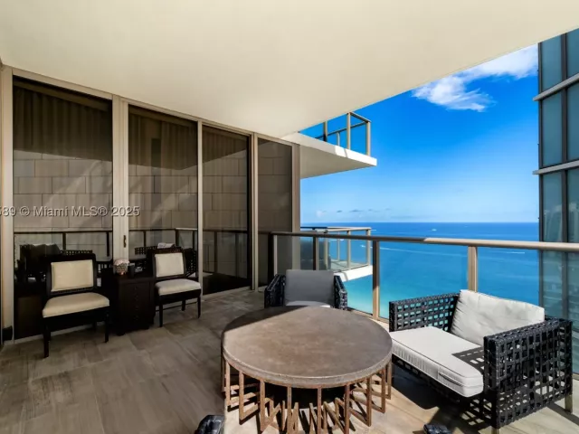 2-bedroom condo for sale in Bal Harbour - 9705 Collins Ave 2304N - MondialRealty