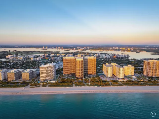 2-bedroom condo for sale in Bal Harbour - 9705 Collins Ave 2304N - MondialRealty