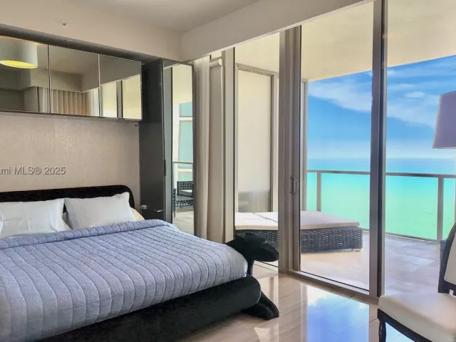 2-bedroom condo for sale in Bal Harbour - 9705 Collins Ave 2304N - MondialRealty