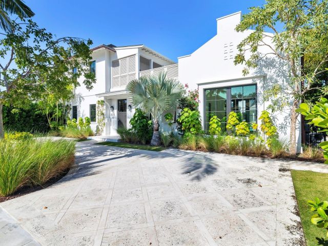 Home for sale at 215 Summa Street - photo 6620270