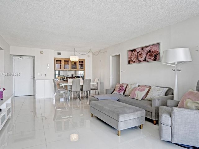 Apartment for sale  Unit #1931 - photo 6625737