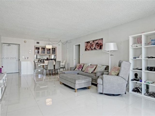 Apartment for sale  Unit #1931 - photo 6625739