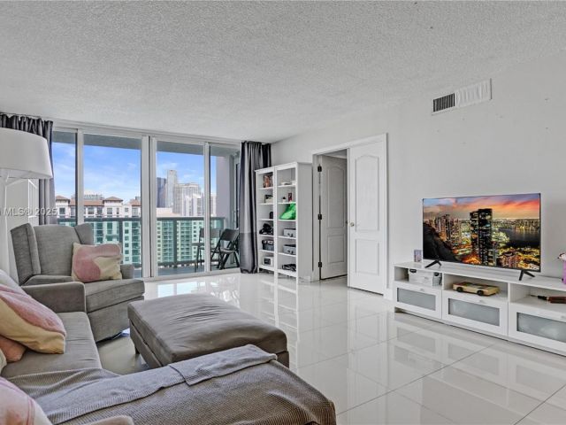 Apartment for sale  Unit #1931 - photo 6625740