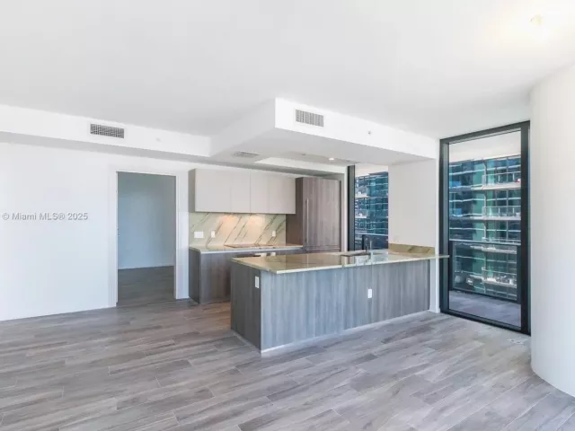 2-bedroom condo for sale in Miami - 801 S Miami Ave 1505 - MondialRealty