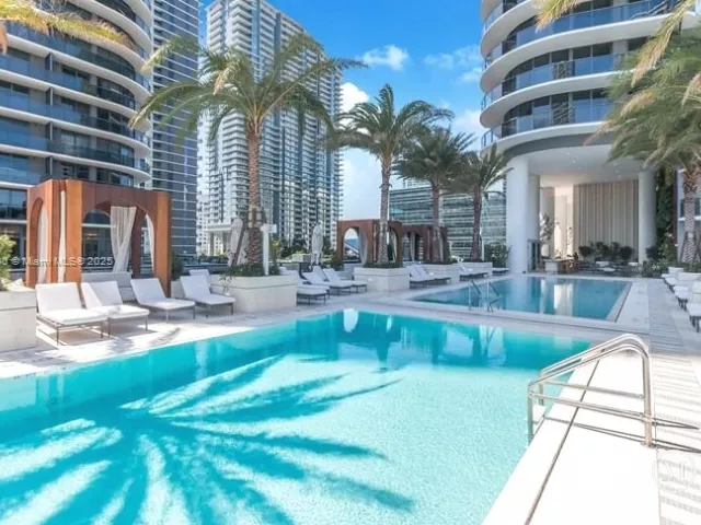 2-bedroom condo for sale in Miami - 801 S Miami Ave 1505 - MondialRealty