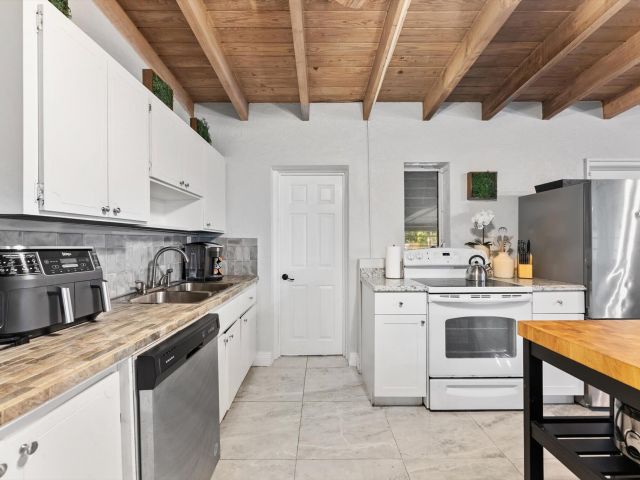 Home for sale at 3101 SW 16 Street - photo 6621810